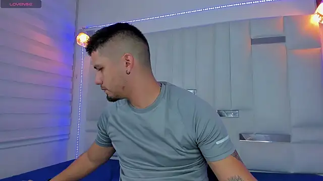 Snapshot of Jacoob19_ chatting on 03.04.25 Jacoob19 online show from 03.04.25