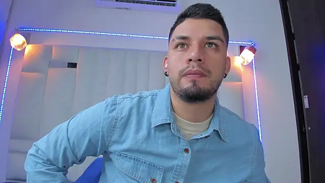 Snapshot of Jacoob19_ chatting on 03.15.25 Jacoob19 online show from 03.15.25