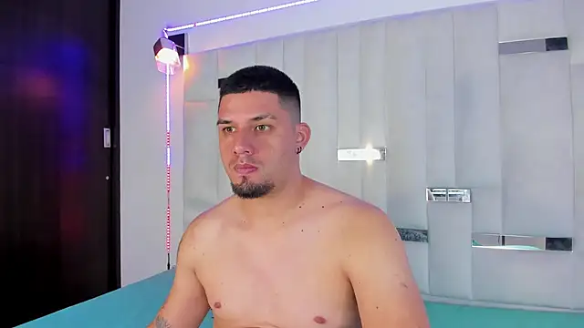 Snapshot of Jacoob19_ chatting on 10.11.25 Jacoob19 online show from 10.11.25