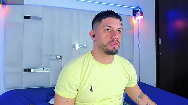 Snapshot of Jacoob19_ chatting on 11.20.25 Jacoob19 online show from 11.20.25