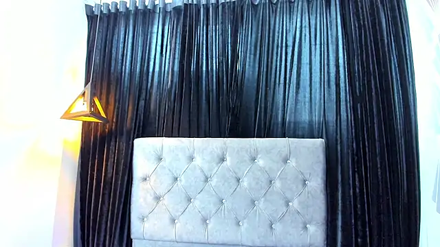 JulessCornett online show from 03.04.25