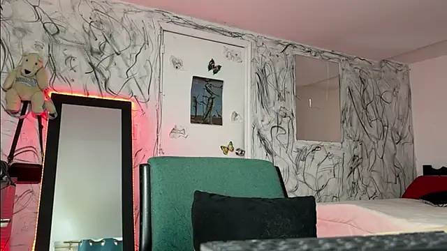 Snapshot of Saturno_v chatting on 01.28.25 Saturno v online show from 01.28.25