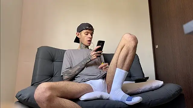 Snapshot of Saturno_v chatting on 03.16.25 Saturno v online show from 03.16.25