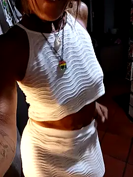 Snapshot of sabinytahot chatting on 01.16.25 sabinytahot online show from 01.16.25