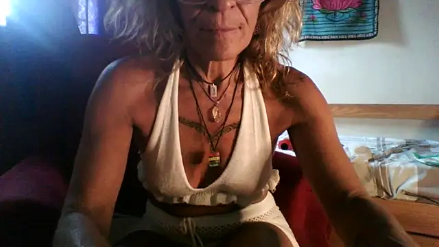 Snapshot of sabinytahot chatting on 01.17.25 sabinytahot online show from 01.17.25