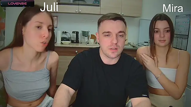 Snapshot of fcjuicy_pussy chatting on 02.12.25 fcjuicy pussy online show from 02.12.25