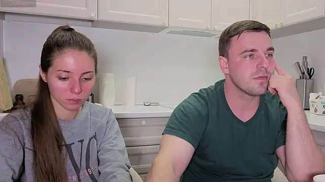 Snapshot of fcjuicy_pussy chatting on 09.15.25 fcjuicy pussy online show from 09.15.25