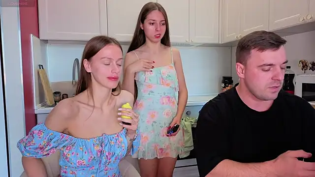 Snapshot of fcjuicy_pussy chatting on 10.07.25 fcjuicy pussy online show from 10.07.25