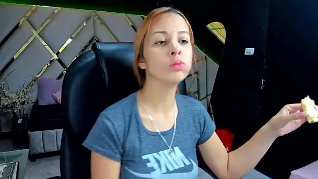 Paris Petit online show from 02.26.26