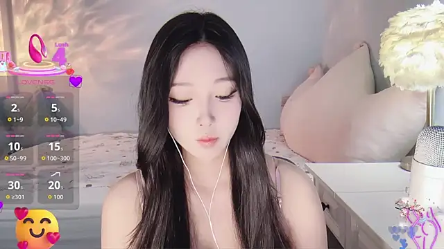 Snapshot of -Tilana- chatting on 09.14.25 -Tilana- online show from 09.14.25