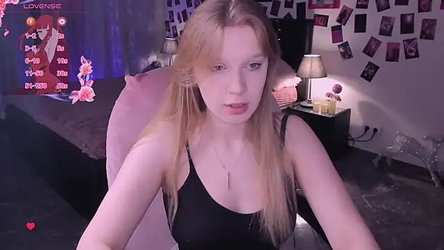 Snapshot of KarambaMoon chatting on 04.09.26 KarambaMoon online show from 04.09.26