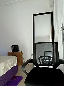 Snapshot of Yerucita chatting on 02.18.25 Yerucita online show from 02.18.25