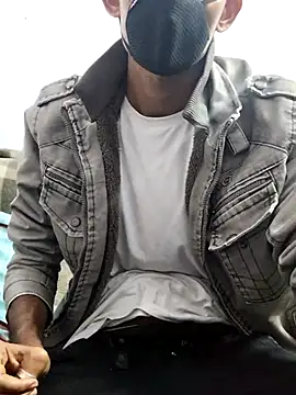 Snapshot of Habibi_big_b chatting on 02.08.25 Habibi big b online show from 02.08.25