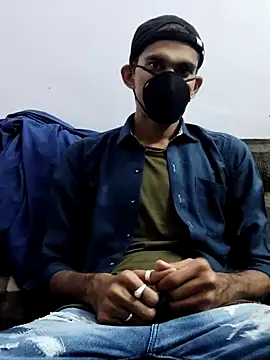 Snapshot of Habibi_big_b chatting on 02.21.25 Habibi big b online show from 02.21.25