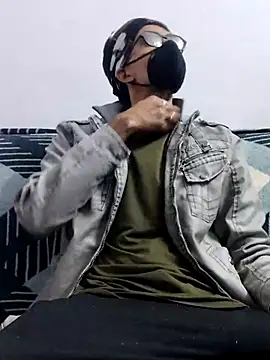 Snapshot of Habibi_big_b chatting on 03.09.25 Habibi big b online show from 03.09.25