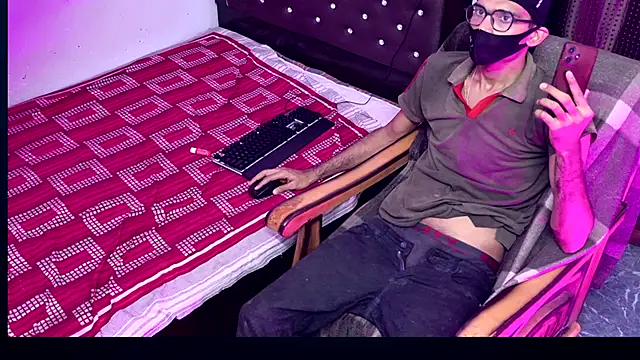 Snapshot of Habibi_big_b chatting on 09.11.25 Habibi big b online show from 09.11.25