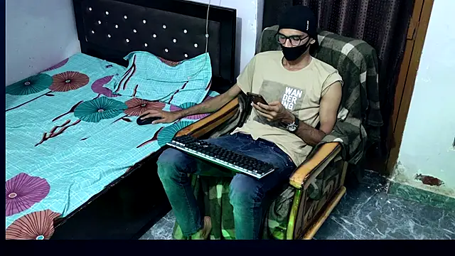 Snapshot of Habibi_big_b chatting on 09.13.25 Habibi big b online show from 09.13.25