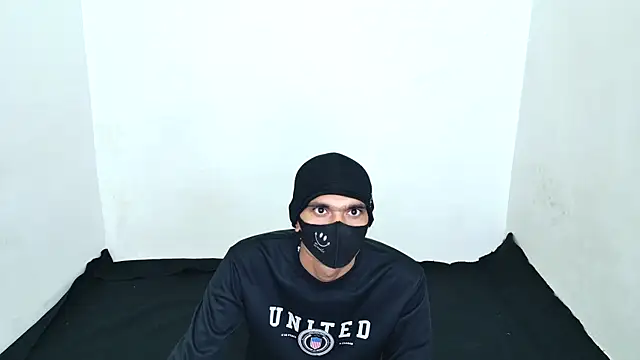 Snapshot of Habibi_big_b chatting on 11.12.25 Habibi big b online show from 11.12.25