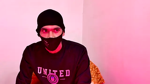 Snapshot of Habibi_big_b chatting on 11.25.25 Habibi big b online show from 11.25.25