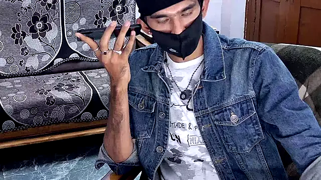 Snapshot of Habibi_big_b chatting on 05.18.26 Habibi big b online show from 05.18.26