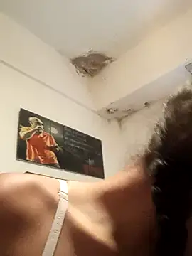 Snapshot of Zairaisak chatting on 02.05.25 Zairaisak online show from 02.05.25