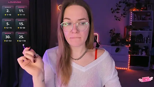 Snapshot of ami_amour_ chatting on 12.11.24 ami amour online show from 12.11.24