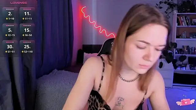 Snapshot of ami_amour_ chatting on 02.20.25 ami amour online show from 02.20.25