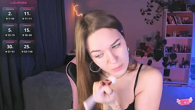 Snapshot of ami_amour_ chatting on 03.05.25 ami amour online show from 03.05.25