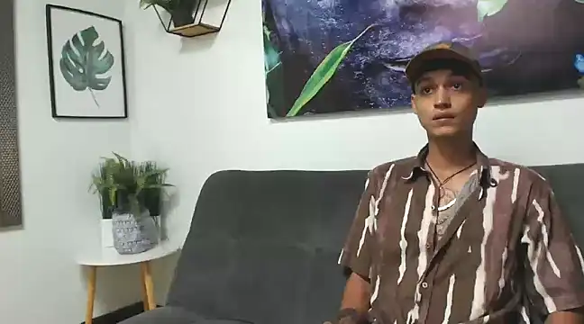 Snapshot of Reidendick99 chatting on 12.12.24 Reidendick99 online show from 12.12.24