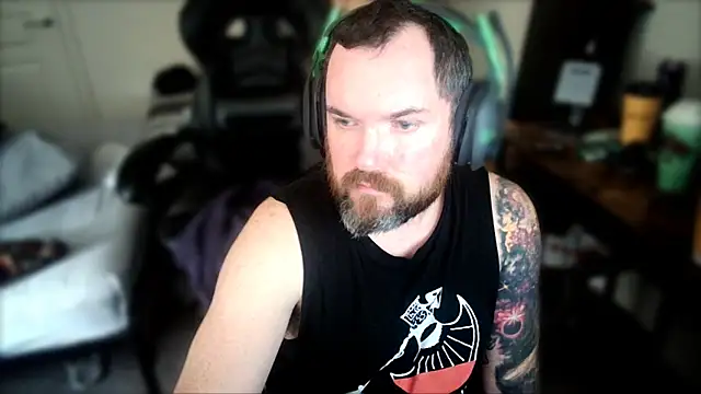 Snapshot of lit702 chatting on 02.12.25 lit702 online show from 02.12.25