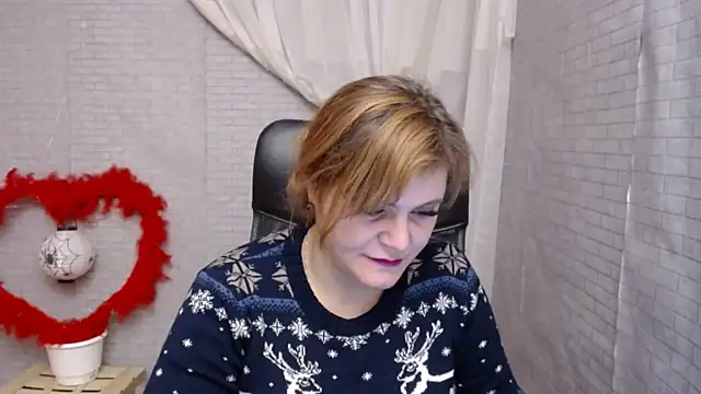 Snapshot of DaniellaKiss chatting on 02.07.25 DaniellaKiss online show from 02.07.25