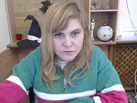 DaniellaKiss online show from 12.20.25