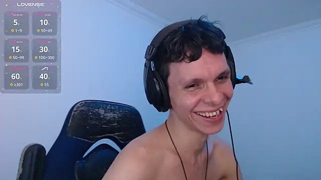 Snapshot of bryamado69 chatting on 12.16.25 bryamado69 online show from 12.16.25