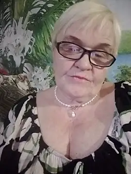 VioletSweet566 online show from 02.15.25