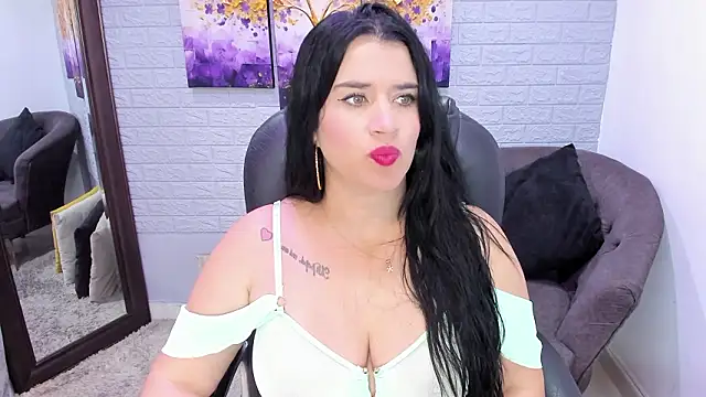 Snapshot of LenaRuiz_ chatting on 02.05.26 LenaRuiz online show from 02.05.26