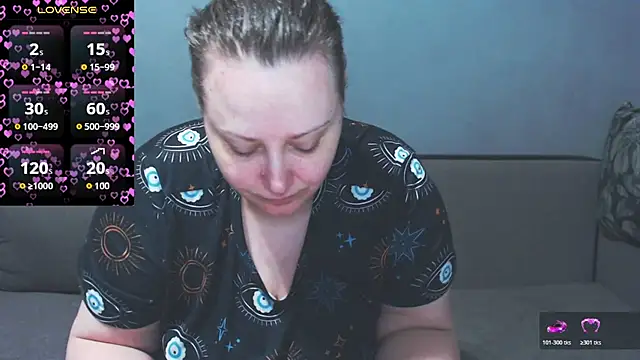 Snapshot of anna_claire chatting on 05.09.26 anna claire online show from 05.09.26