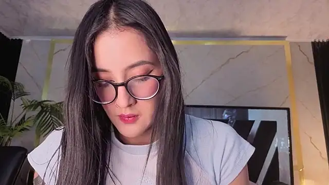 Snapshot of Princess_Violett chatting on 05.07.26 Princess Violett online show from 05.07.26