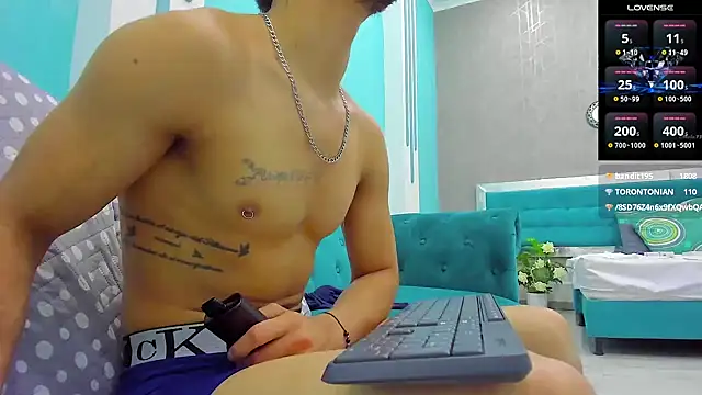 Snapshot of MAXIMUS_MASTE3 chatting on 01.07.25 MAXIMUS MASTE3 online show from 01.07.25