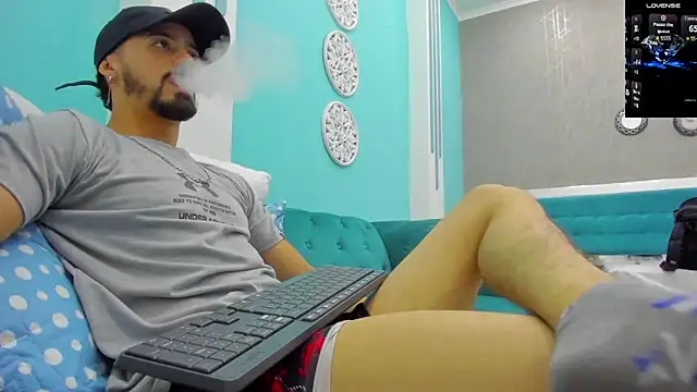 Snapshot of MAXIMUS_MASTE3 chatting on 01.20.25 MAXIMUS MASTE3 online show from 01.20.25