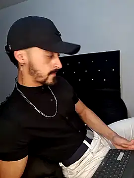 Snapshot of MAXIMUS_MASTE3 chatting on 02.19.25 MAXIMUS MASTE3 online show from 02.19.25