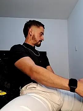 Snapshot of MAXIMUS_MASTE3 chatting on 02.21.25 MAXIMUS MASTE3 online show from 02.21.25