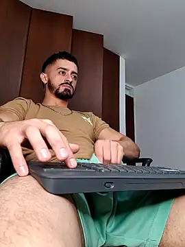 Snapshot of MAXIMUS_MASTE3 chatting on 03.13.25 MAXIMUS MASTE3 online show from 03.13.25