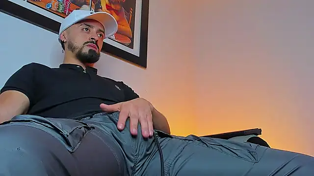 Snapshot of MAXIMUS_MASTE3 chatting on 09.20.25 MAXIMUS MASTE3 online show from 09.20.25