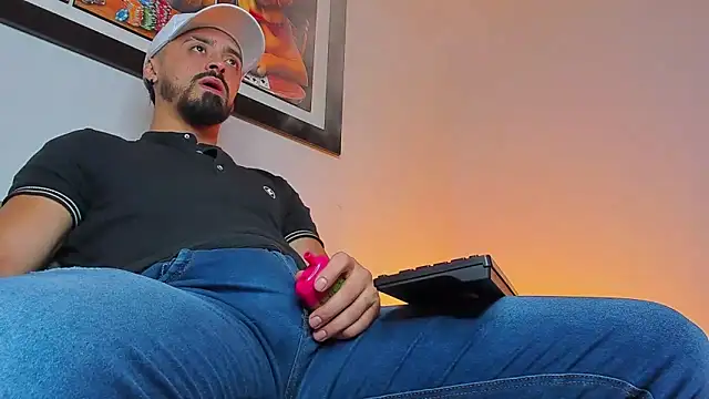 Snapshot of MAXIMUS_MASTE3 chatting on 09.21.25 MAXIMUS MASTE3 online show from 09.21.25