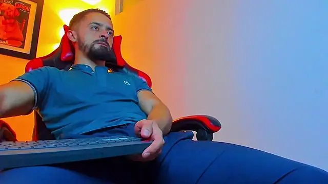 Snapshot of MAXIMUS_MASTE3 chatting on 02.25.26 MAXIMUS MASTE3 online show from 02.25.26