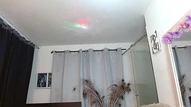 Snapshot of georgina_ms chatting on 11.14.25 georgina ms online show from 11.14.25