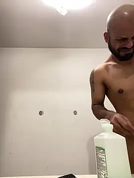 Snapshot of islandvybee55 chatting on 03.02.25 islandvybee55 online show from 03.02.25