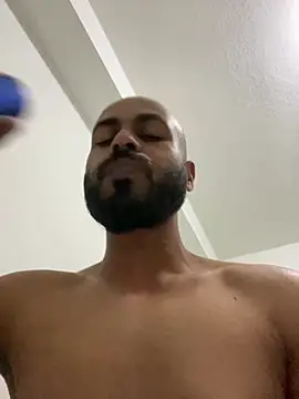 Snapshot of islandvybee55 chatting on 03.03.25 islandvybee55 online show from 03.03.25