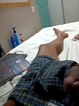 Snapshot of gym_lover076 chatting on 01.28.25 gym lover076 online show from 01.28.25