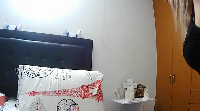 Latiinvenushot online show from 01.21.25